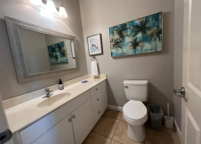 Lovely 3-bedroom Condo! Walk To Shop Or Eat! * Pensacola