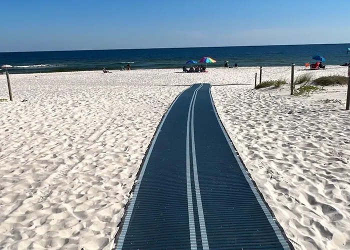 Lovely 3-bedroom Condo! Walk To Shop Or Eat! Apartment Pensacola